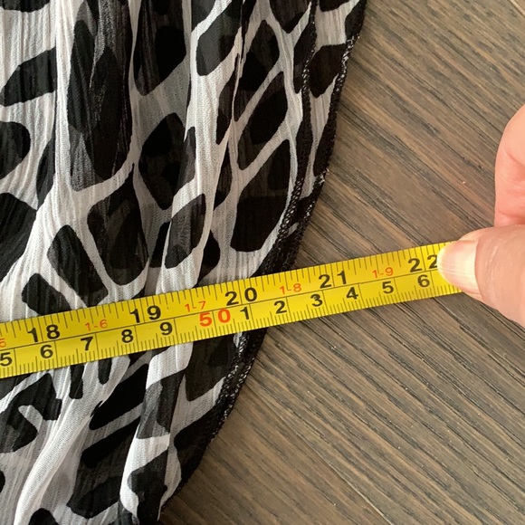 Swimwear cover up, sheer - Picture 7 of 8